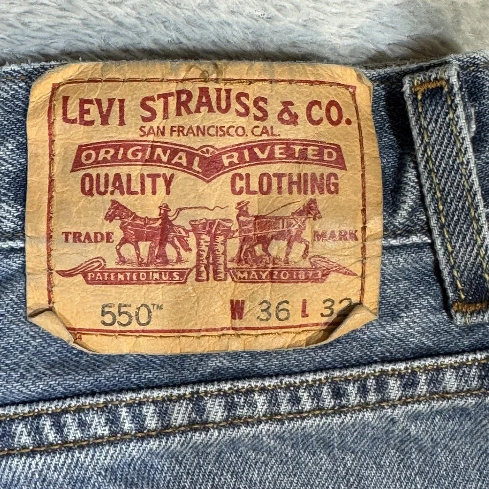 Levis 550 Jeans Mens 36x32 Blue Relaxed Fit Tapered Leg Denim Classic Zip Fly